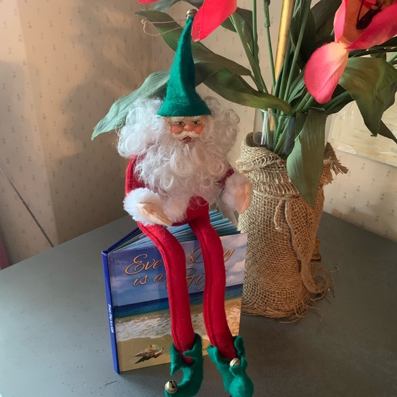 VINTAGE. RED Santa knee hugger elf. Made in Japan, has a hanger for ornament use - Picture 4 of 8